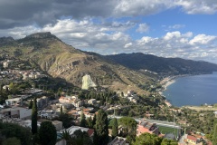 20251004_141511459_iOS