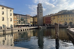 20251017_080956688_iOS