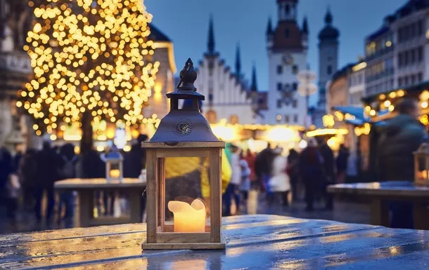 Münchner Christkindlmarkt auf dem Marienplatz, Deutschland©chalabala - stock.adobe.com